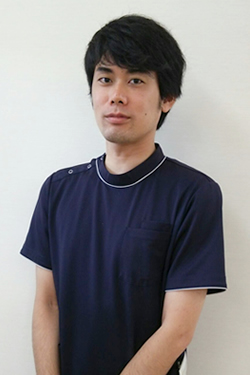 歯科医師:山田